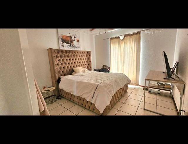 2 BEDROOM APARTMENT FOR SALE IN GLENVISTA